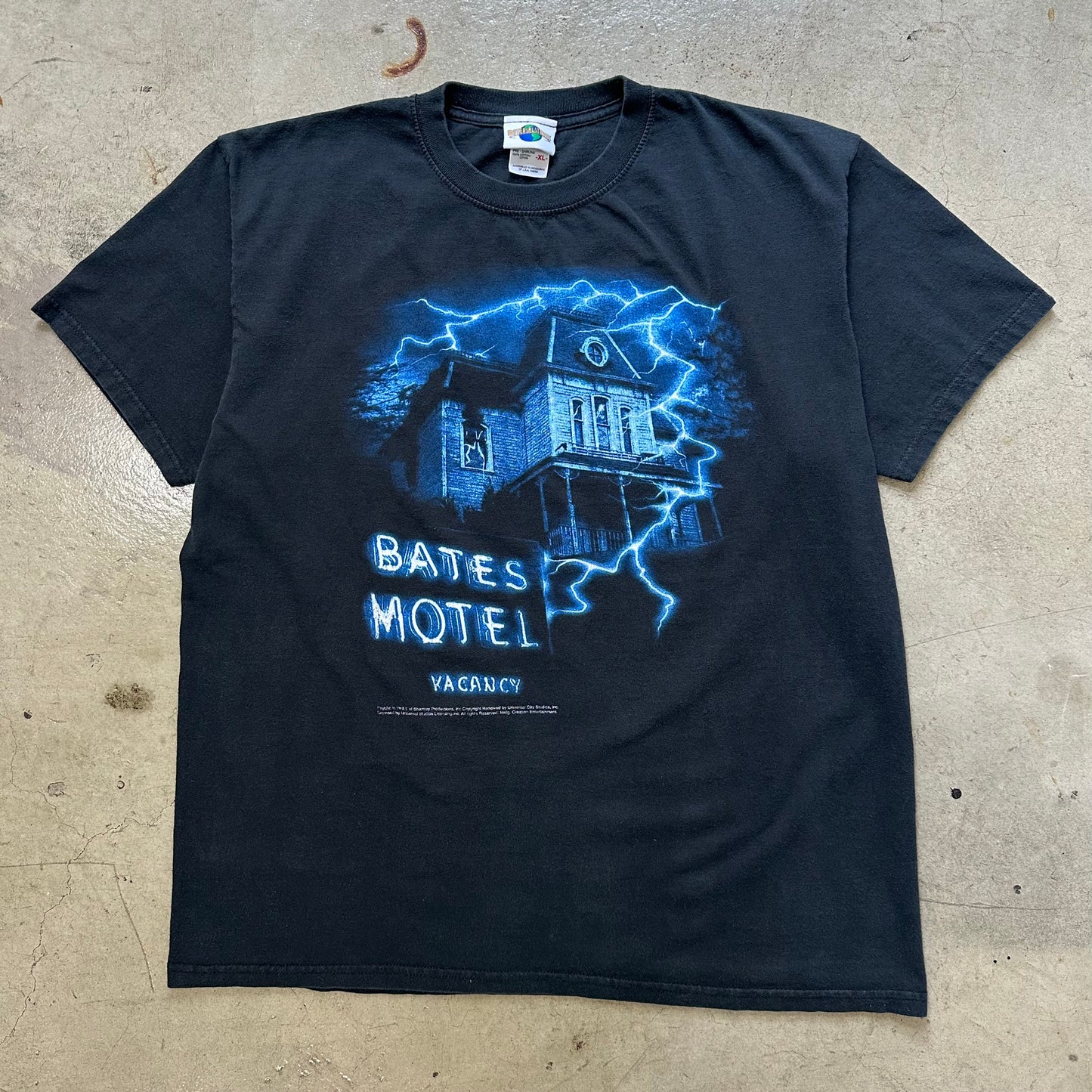 2000’S BATES MOTEL TEE(XL)