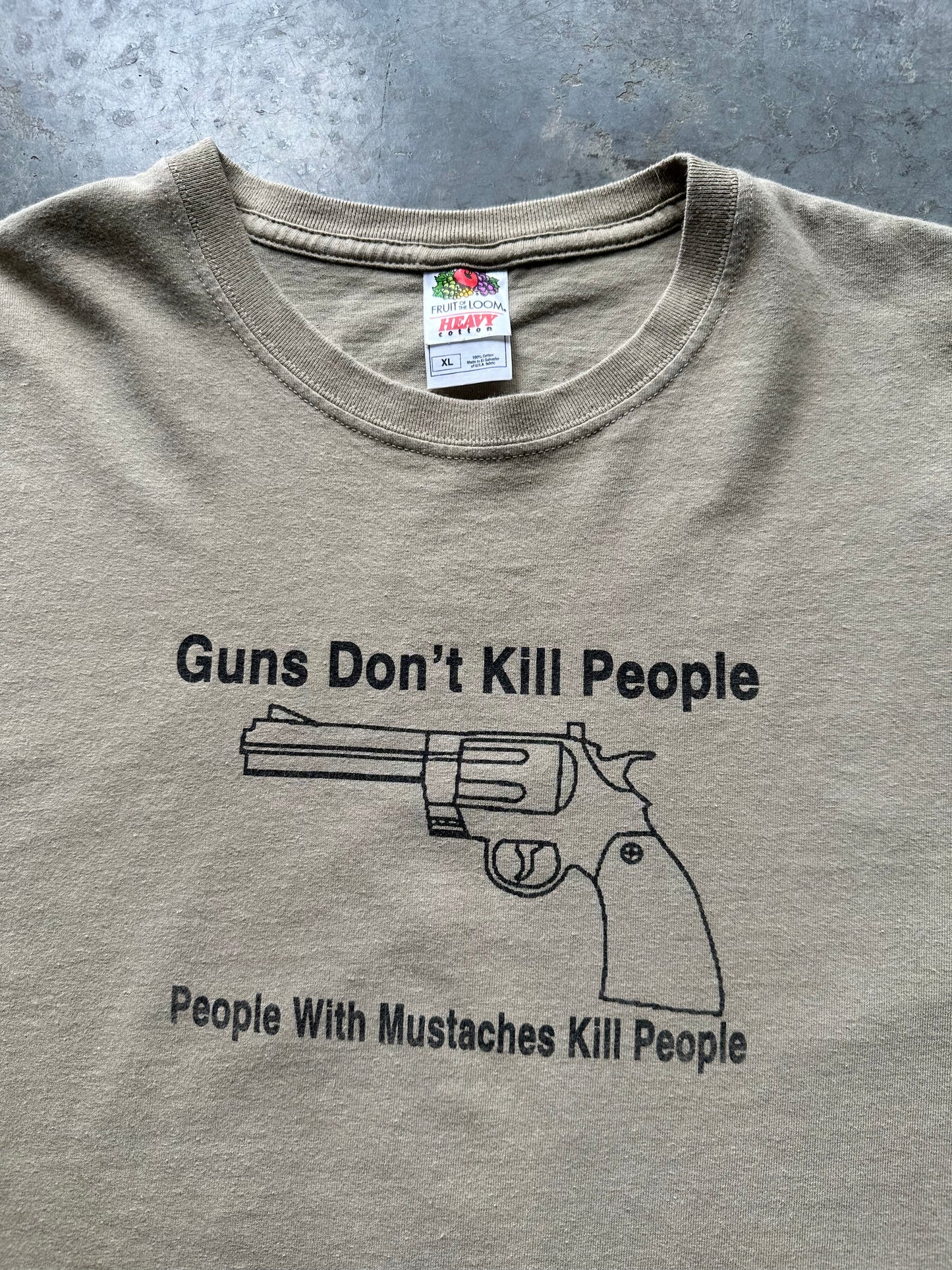 2000’S GUNS DONT KILL PEOPLE TEE(XL)