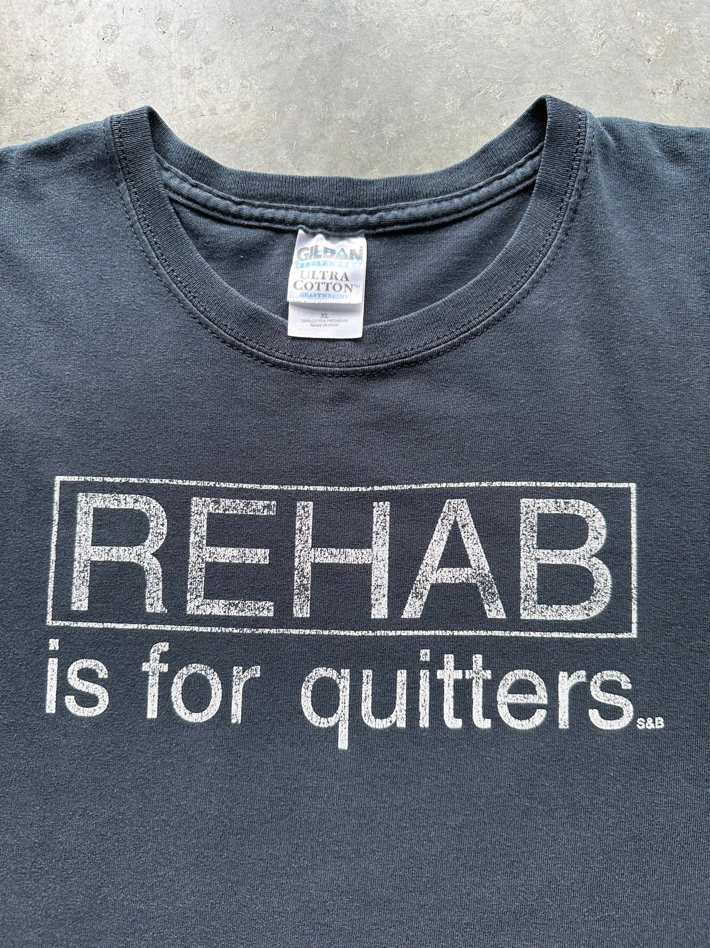 2000’S REHAB IS FOR QUITTERS TEE(XL)