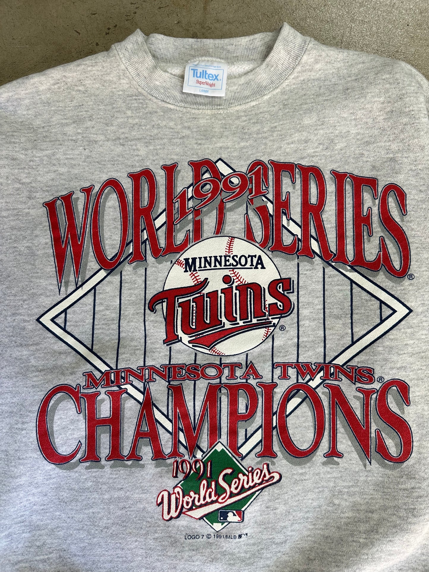 1991 MINNESOTA TWINS WORLD SERIES CHAMPS CREWNECK(L)