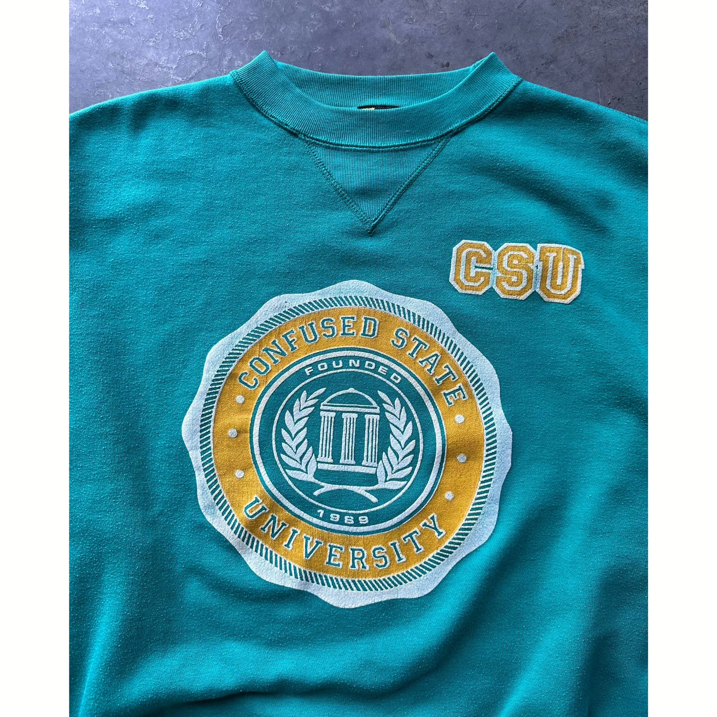 1990’S CONFUSED STATE UNIVERSITY CREWNECK(XL)